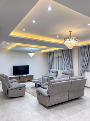 TRENDY RESIDENCE - Luxury Serviced Apartments in Bastos