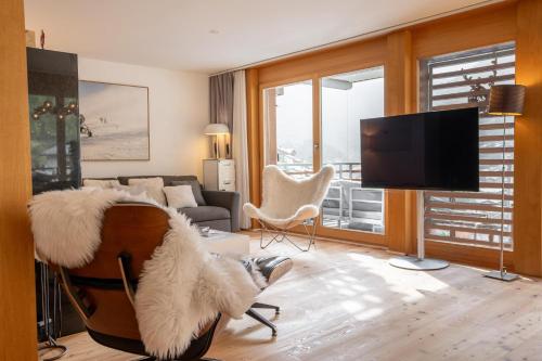 Zenith A Apartment by HomeFlow