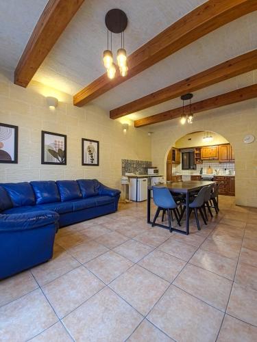 Zona d'estar a Moonshine Villa