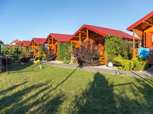 Holiday cottages, sauna and hot tub included
