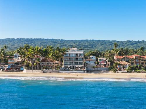 Watermark Luxury Oceanfront Residences