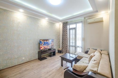 Excellent Apartment On Republic Square-Aram 2