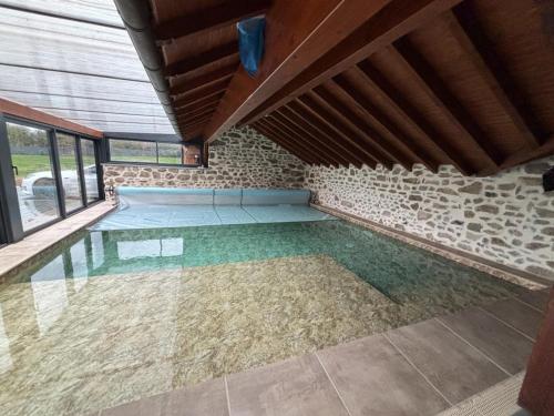 Gîte au calme avec piscine couverte, Wi-Fi et animaux acceptés - FR-1-489-619