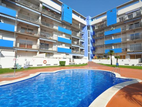 Encantador Bajo con Terraza Cerca Playa - ES-258-183