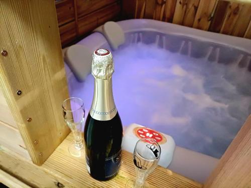 Maison privée billard spa dans village du Luberon