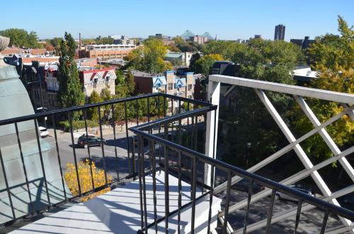 Un balcón o terraza en Hotel La Residence du Voyageur