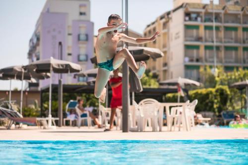 Hotel Baya - in centro, sul mare