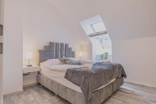 Spacious 2BR & 1LR Apartment Very Central in Vienna