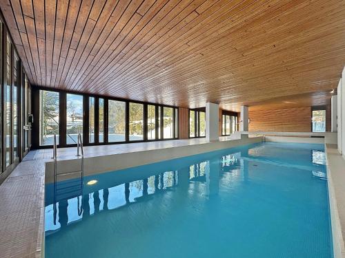 Alpine Club Retreat, Central Studio, Pool and View