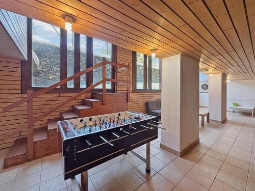 Alpine Club Retreat, Central Studio, Pool and View