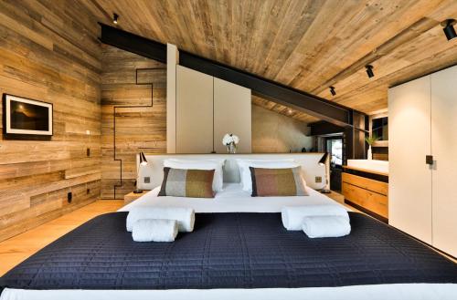 Chalet onthe Rocks