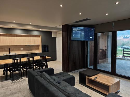 Under the rocks luxury