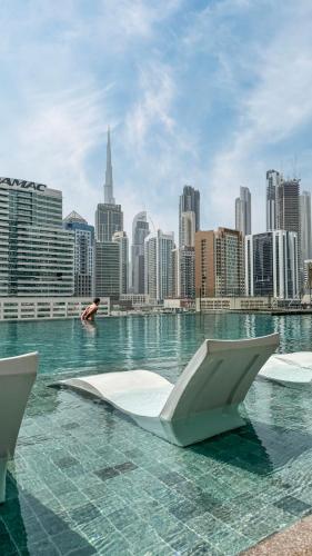 Luxury 2BR Burj Khalifa and Canal View Pool Jacuzzi
