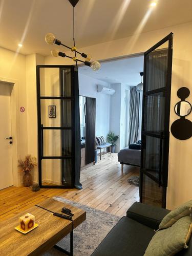 Serdika Central Stay - 2BD next to Serdika Metro Station