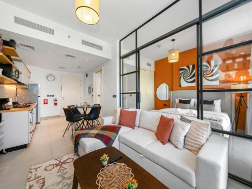 Collective Chic 1BR 15mins to Downtown Dubai Mall Beaches