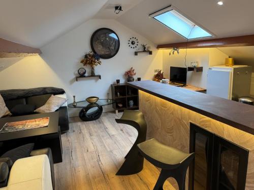 Apartment close to transport and shops
