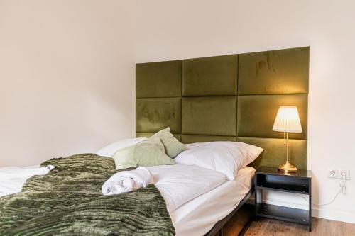 Charming 2BR Apartment 11-Min to Meidling Station