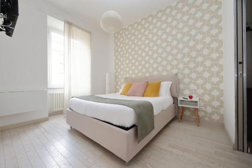 Bright Home Near Metro & Airport Trains