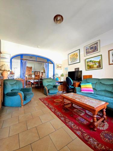 Charming house all to yourself, city center