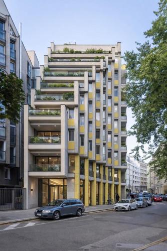 No taxi needed with parking