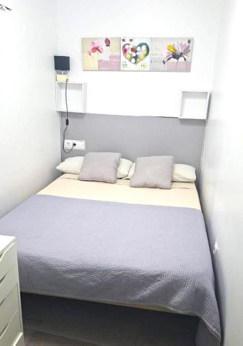 Bermudas apartamento con piscina en Benidorm