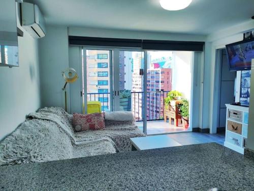 Bermudas apartamento con piscina en Benidorm