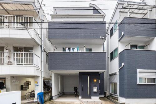 Haneda Hub 7km to HND- 6min Walk to Omori Stn
