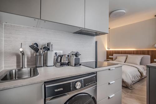 Elegant Renovated Apartment