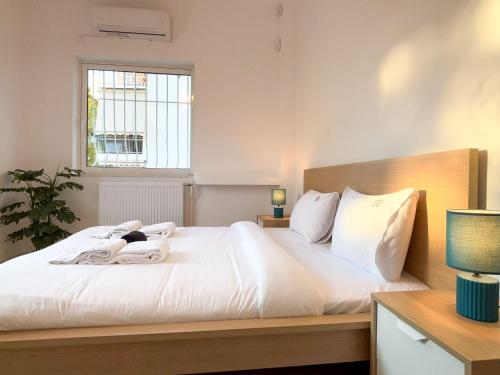 Bright & Airy Flat in Voula Center