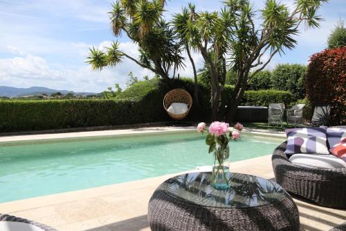 Rez de Villa, vue magnifique, piscine chauffée privée, spa villa Les Feuillantines