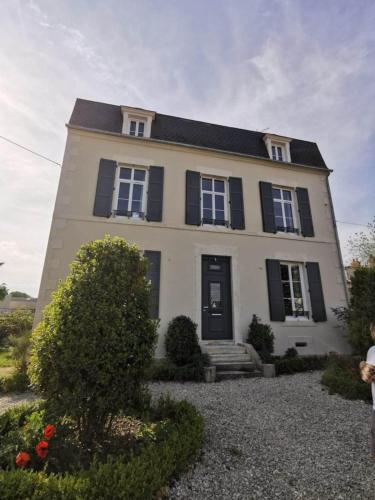 Le Cocon Nivernais Grande maison 14 pers avec spa piscine et aire de jeux