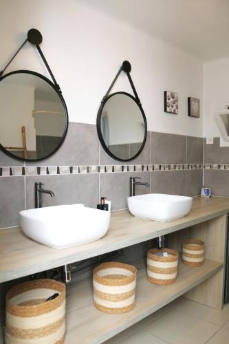 Rez de Villa Les Feuillantines vue magnifique, piscine chauffée privée, jacuzzi, "villa Les Feuillantines
