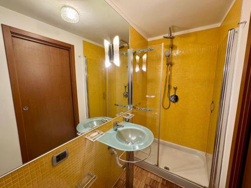 Loft di Via Gluck con terrazzo