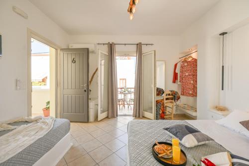 Little Yard Studios & Apartments #6