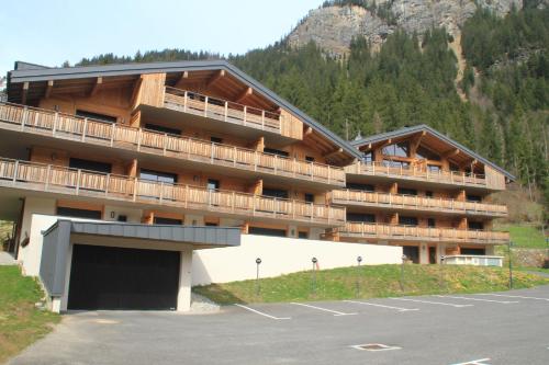 LOGES DE CELESTIN LTB103 NATURE & CALME 4 Pers