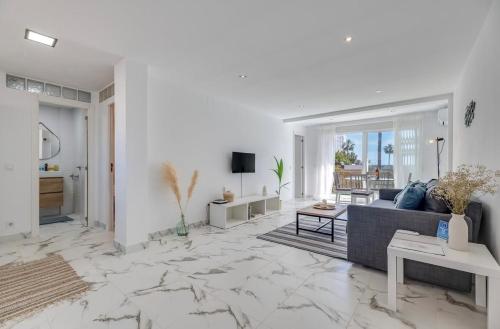 Coral 2BED next to sea