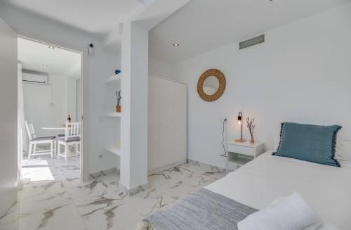 Coral 2BED next to sea