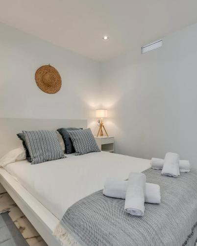 Coral 2BED next to sea