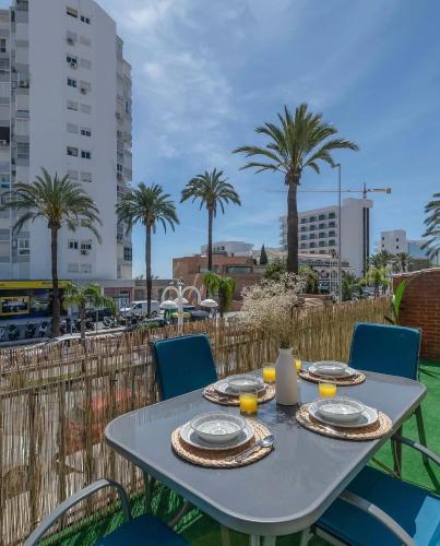 Coral 2BED next to sea