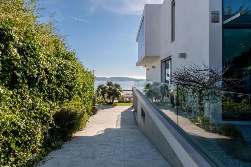 Modern Villa with Sea & River View Pool and Gym.