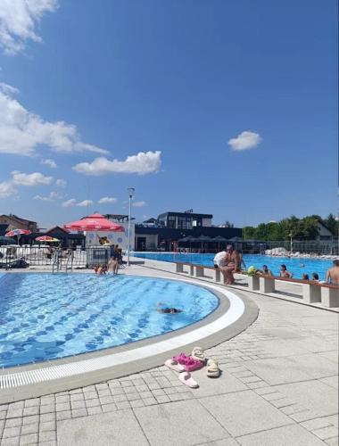 Bazen u ili blizu objekta Villa Hills