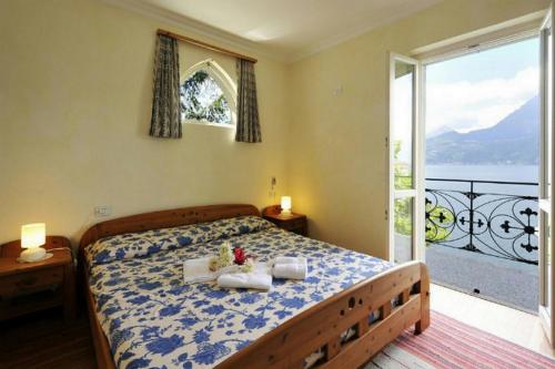 Villa Lucia Varenna tesisinde bir oda