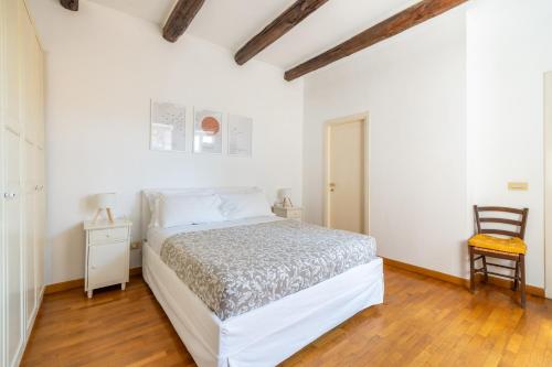 Piazza Navona Rooftop Retreat B