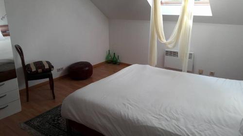 Ein Bett oder Betten in einem Zimmer der Unterkunft At the Villa