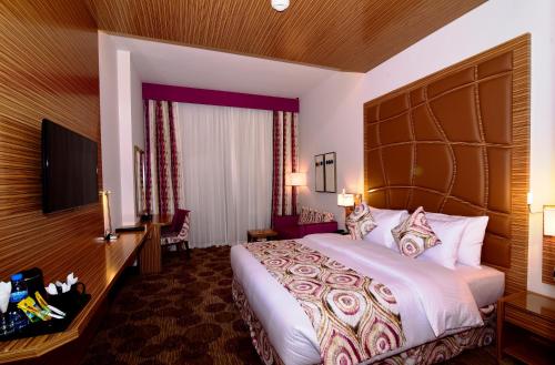 Best Western Plus Pearl Creek Image