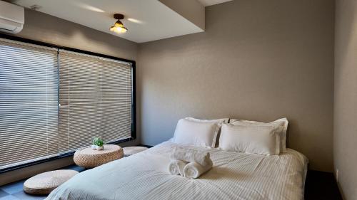 JIA Karaku Osaka 嘉乐 Bright and Spacious Modern Japanese-Style Home Near Namba Sleeps Up to 6 Guests Experience Authentic Osaka Living