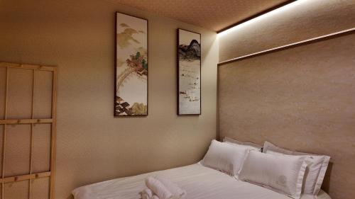 JIA Karaku Osaka 嘉乐 Bright and Spacious Modern Japanese-Style Home Near Namba Sleeps Up to 6 Guests Experience Authentic Osaka Living