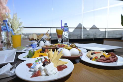 Delta Pyramids Hotel