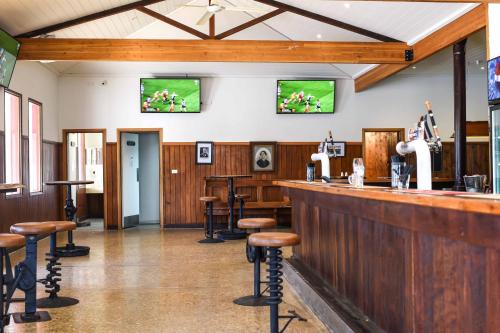 The lounge or bar area at Heyfield Railway Hotel