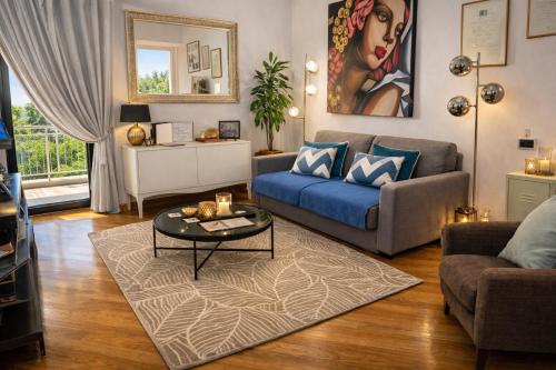 VATICAN GLAMOROUS at Passeggiata del gelsomino - FREE Parking, 4 Guests, Central Rome